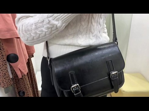 ❤️ Олон нийтийн мастурбация нь залуу гичий FeralBerry нь шодой нь тохируулагч өрөөнд Секс видео манайд